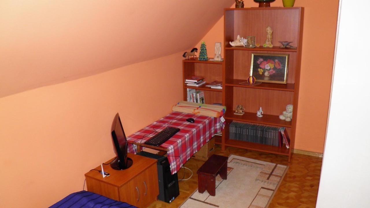 Podelniska Porabka Bagian luar foto