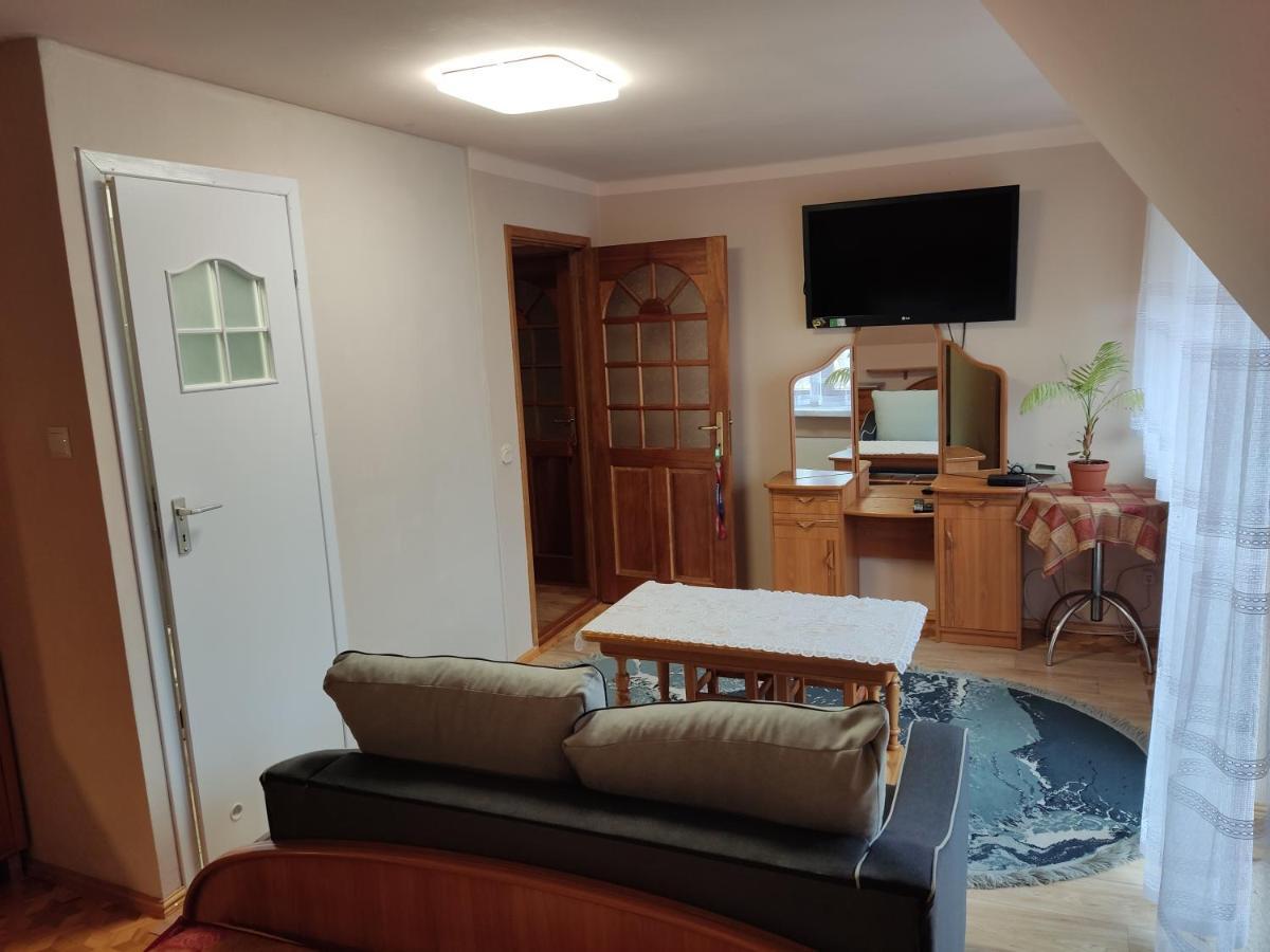 Podelniska Porabka Bagian luar foto